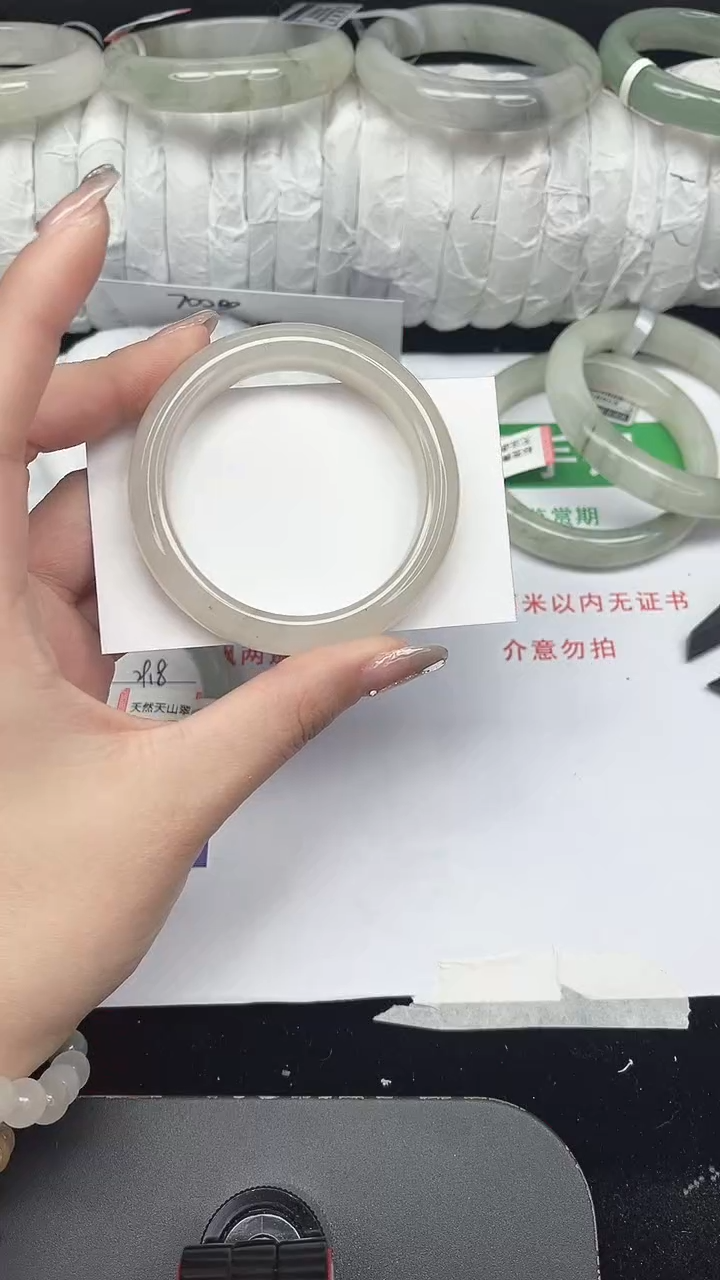 未镶嵌手镯石英质玉27-51/52