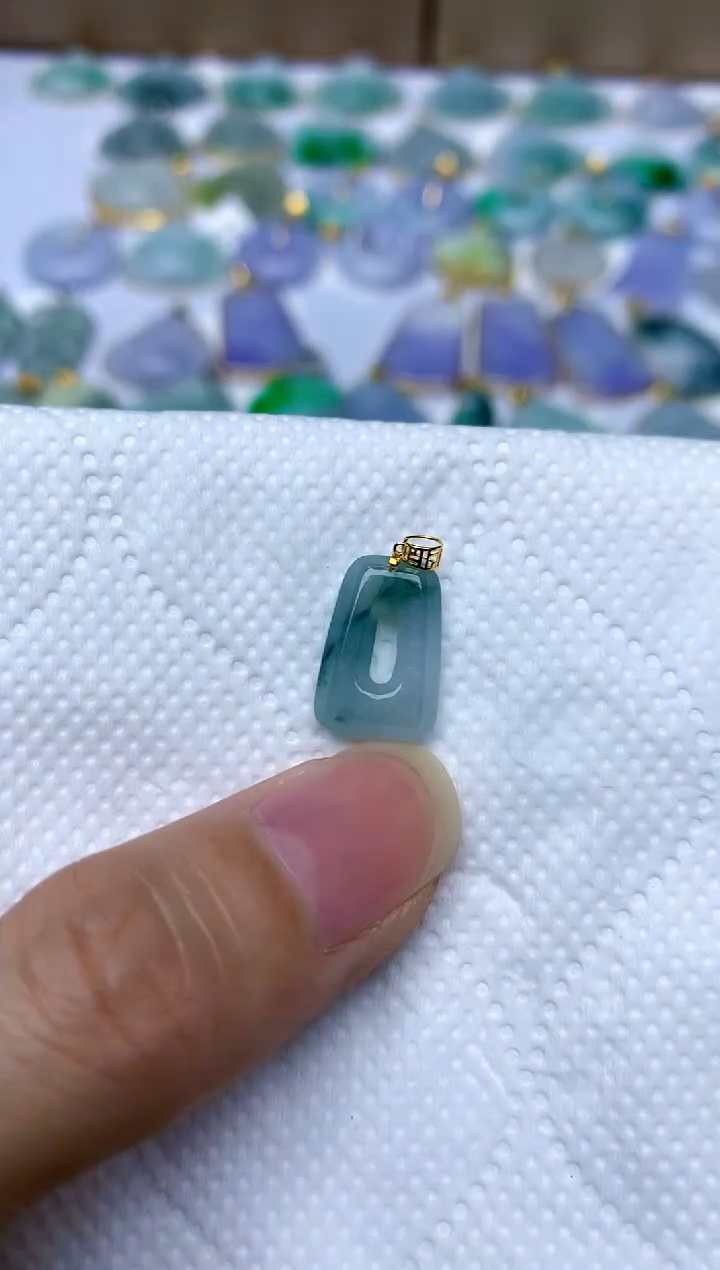 翡翠18K金镶嵌颈饰天然A货翡翠