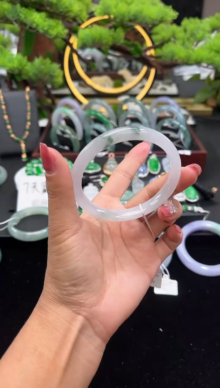 未镶嵌手镯翡翠手镯
