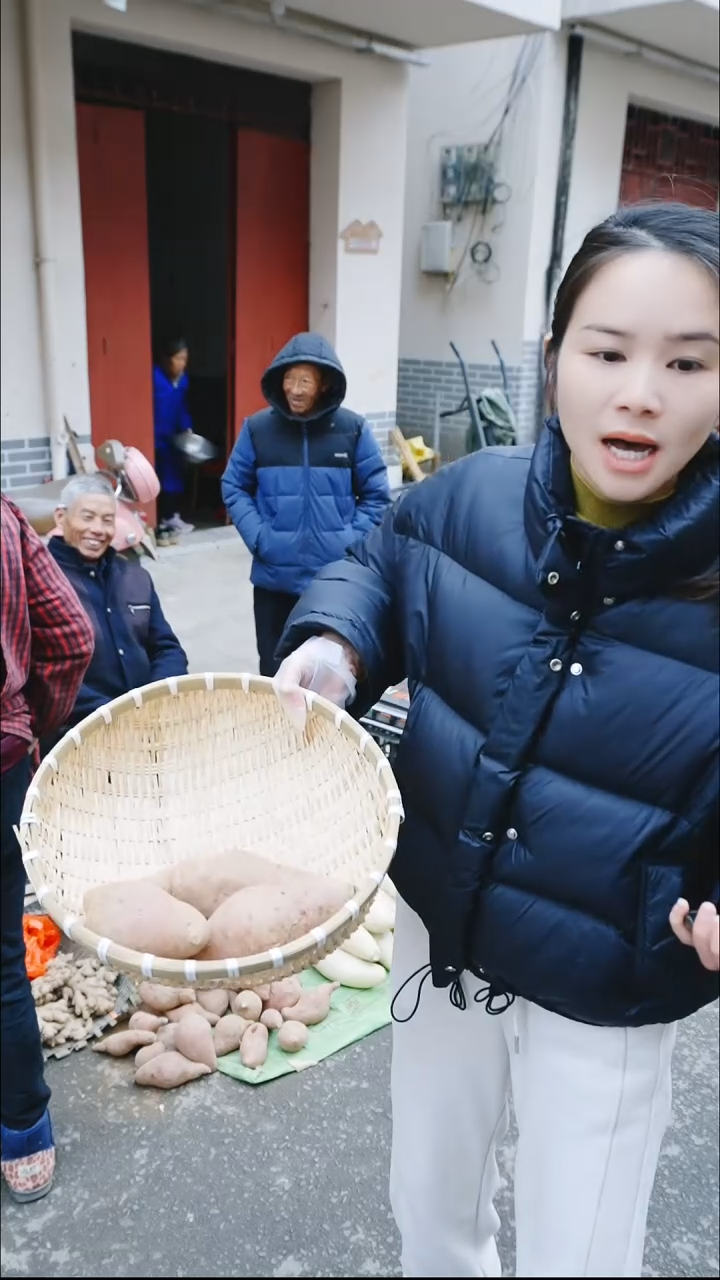 中国大陆带卖农家红薯3斤