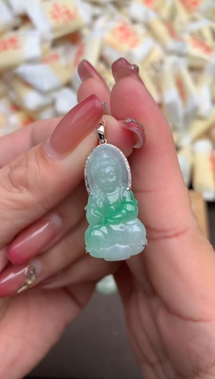 翡翠挂件18K金镶嵌—