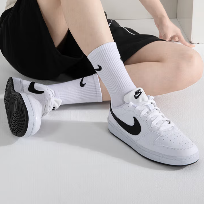 NIKE/耐克小白鞋 COURT BOROUGH(GS) 经典黑白休闲板鞋 DV5456104