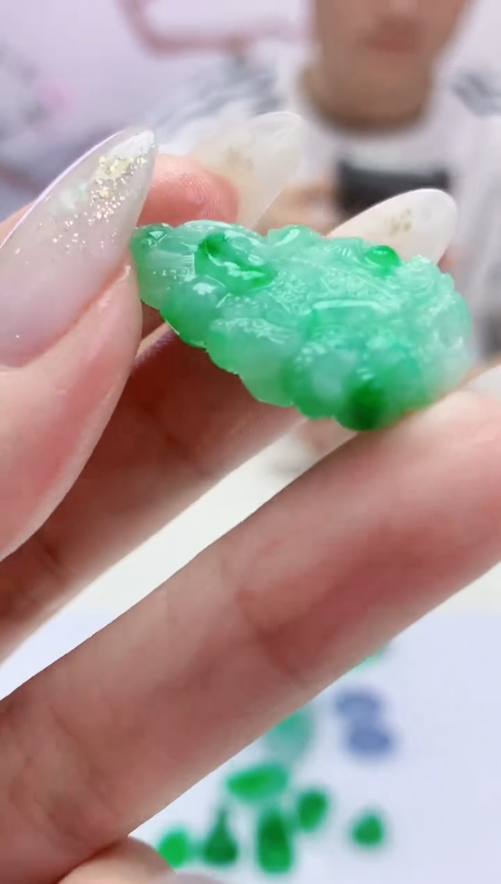 定制翡翠未镶嵌021ee-毛货白菜7赠金扣