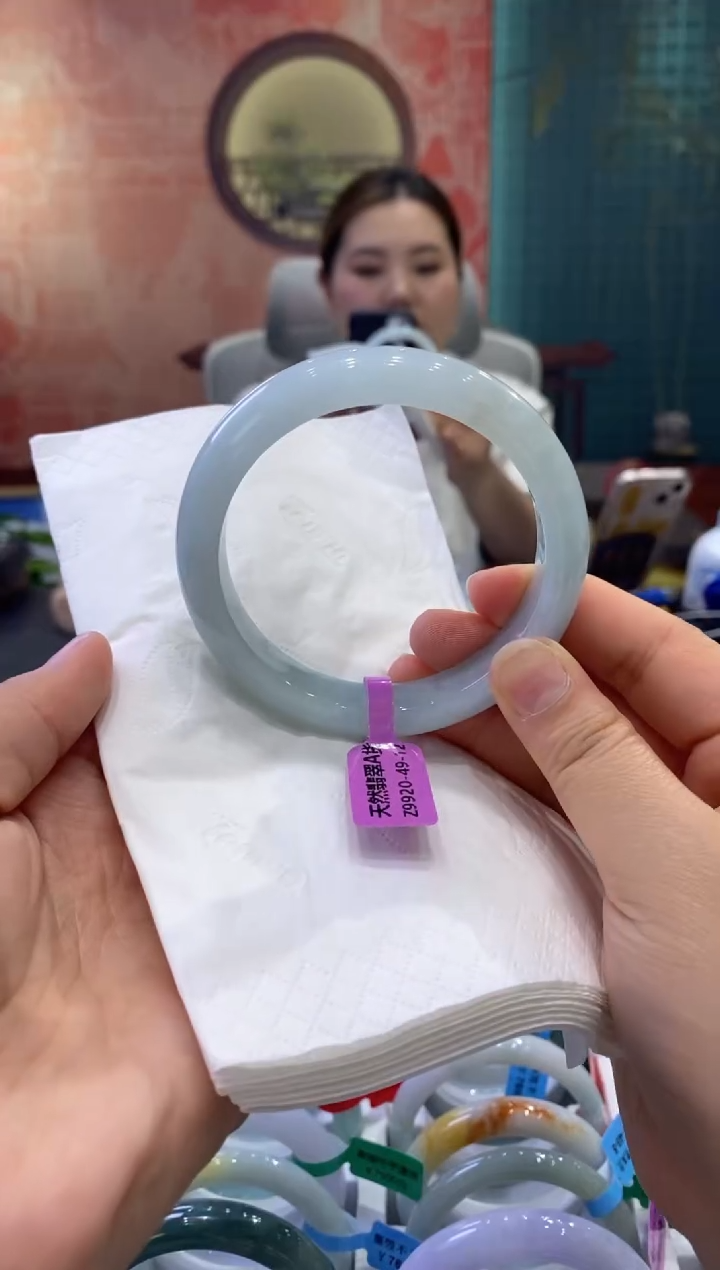 【闪购商品】翡翠手镯未镶嵌多人0008649