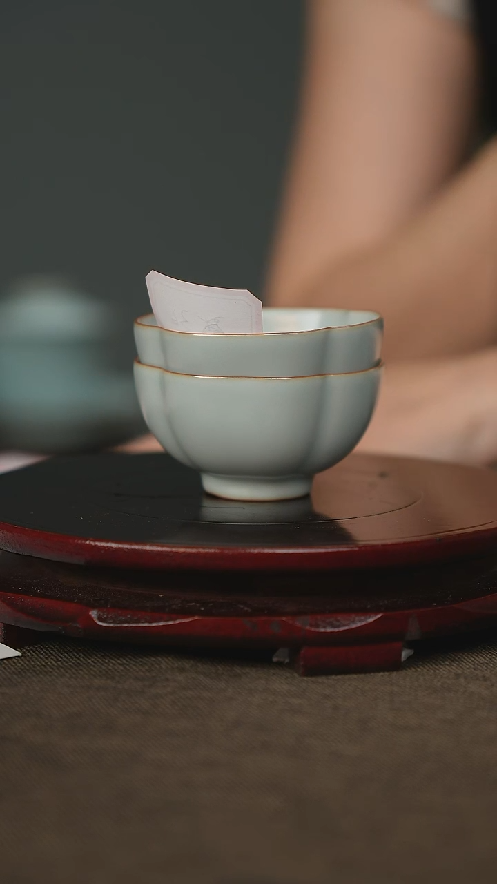 36微瑕 汝瓷 主人杯一对