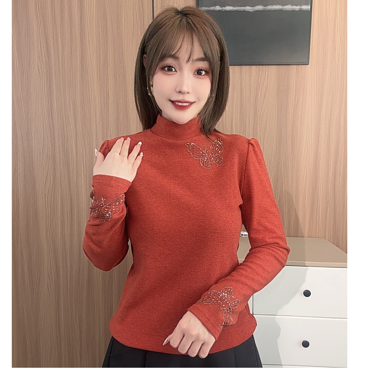 89168冬季新款高龄长袖百搭保暖显瘦烫钻设计纯色打底衫