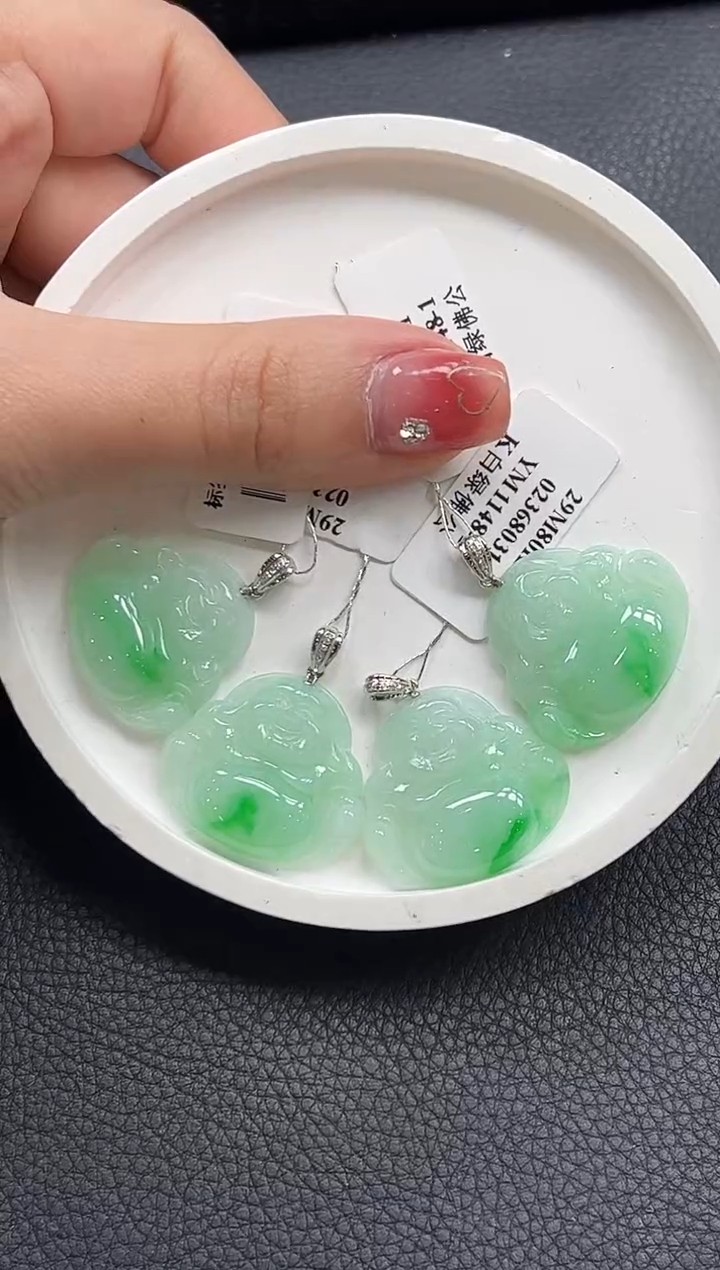 【闪购商品】翡翠颈饰18K金镶嵌佛公多样性发1件