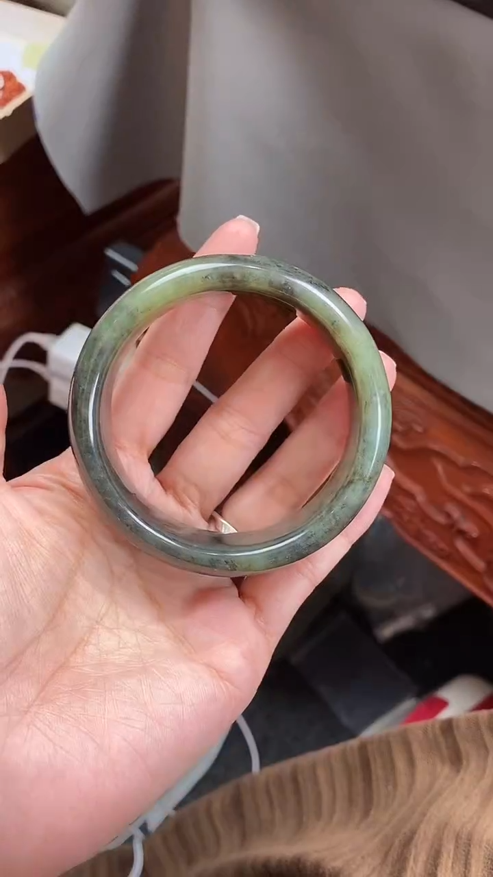 未镶嵌手镯和田玉Z***/和田玉手镯62mm