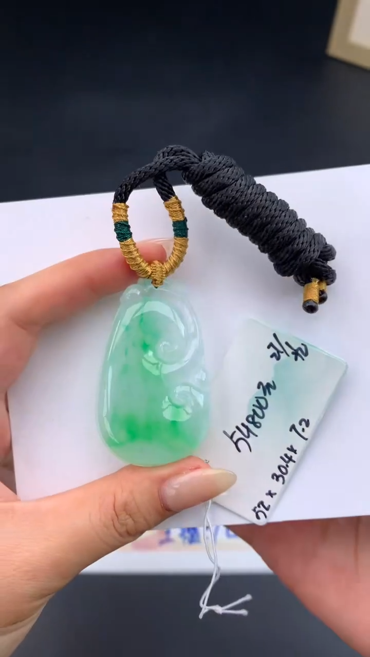 【闪购商品】翡翠吊坠(不含链)未镶嵌下单联系客服核对地址哦