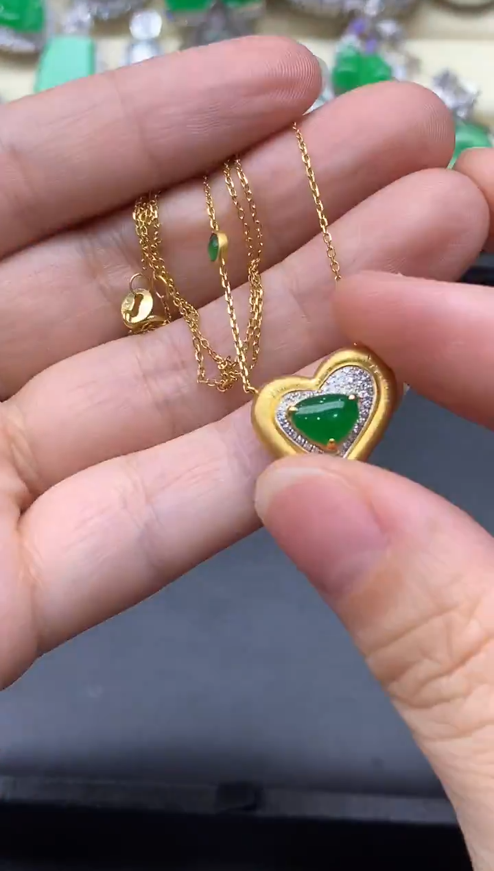 颈饰18K金镶嵌翡翠549-中国好珍宝