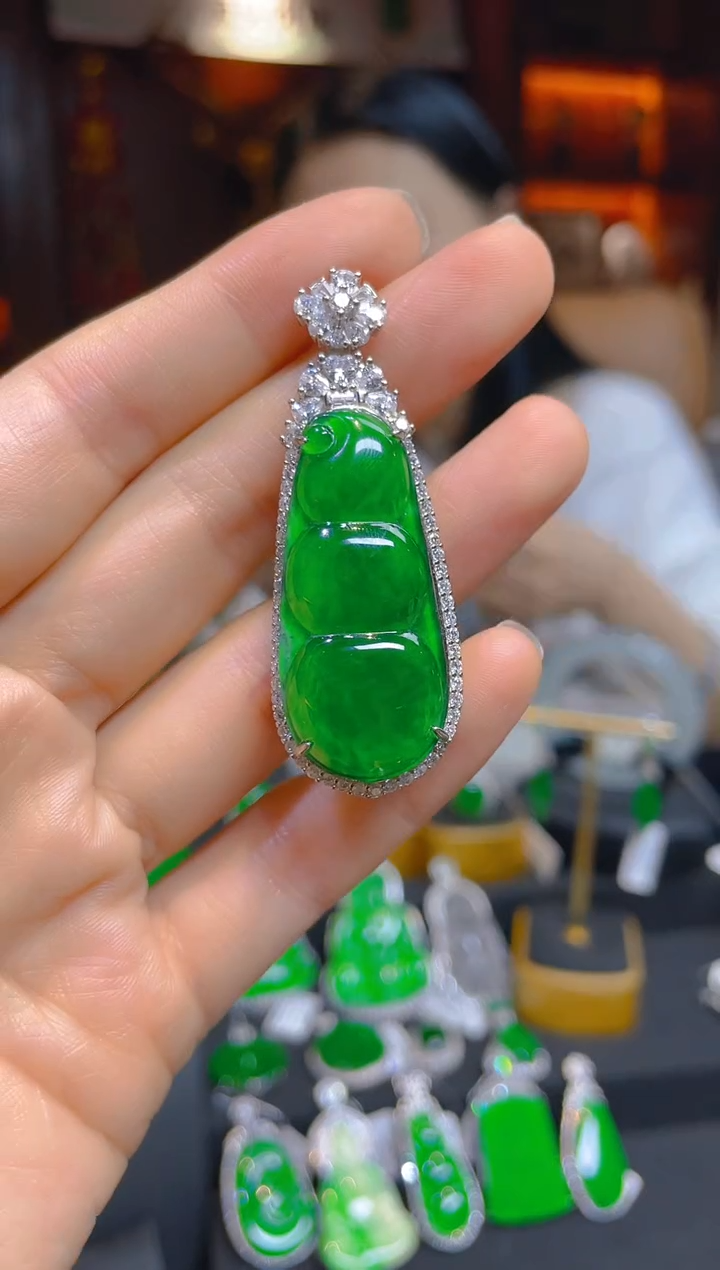 【闪购商品】翡翠颈饰银S925镶嵌122001天然A货翡翠豆子