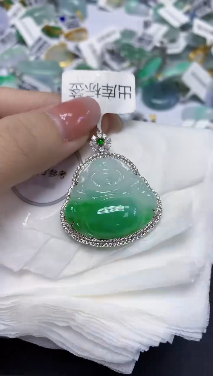 颈饰18K金镶嵌翡翠天然缅甸翡翠A货多样性发一件