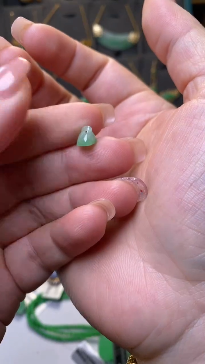 颈饰未镶嵌翡翠净货37441