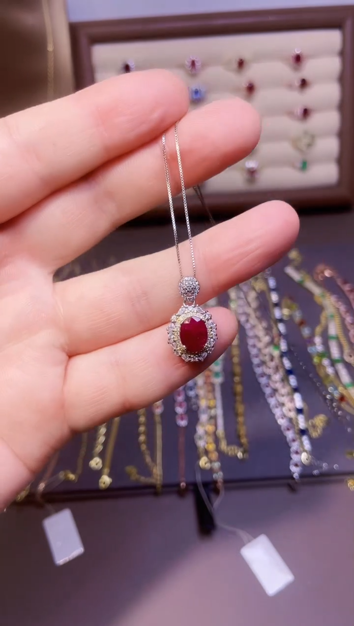 【闪购商品】红宝石吊坠(赠链)银S925镶嵌一条