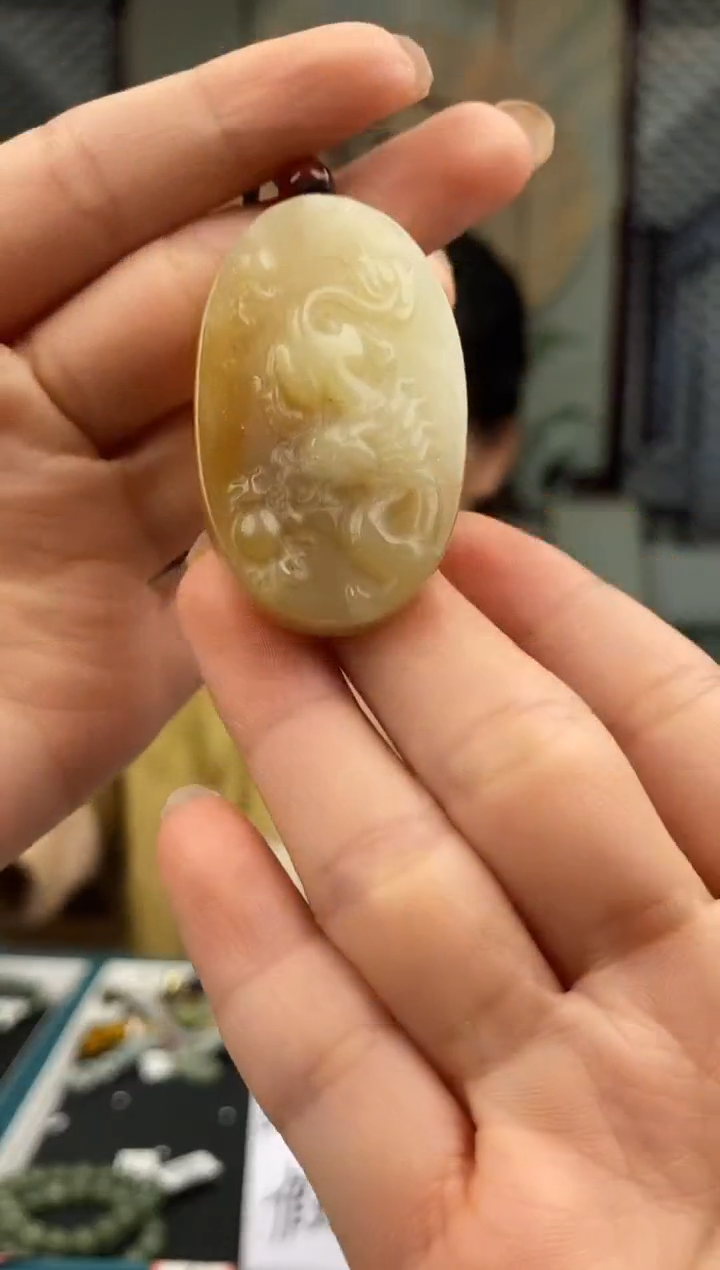 和田玉未镶嵌颈饰拍一发一