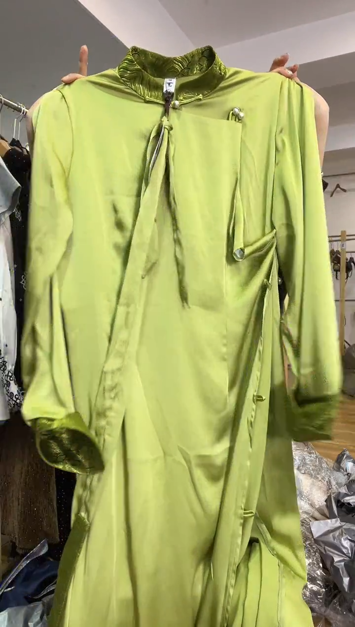 连衣裙       2XL码    130-140斤