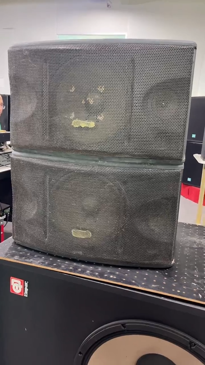 8新不包邮 10寸卡包音响  KTV音箱一对  箱体有瑕疵 运费到付