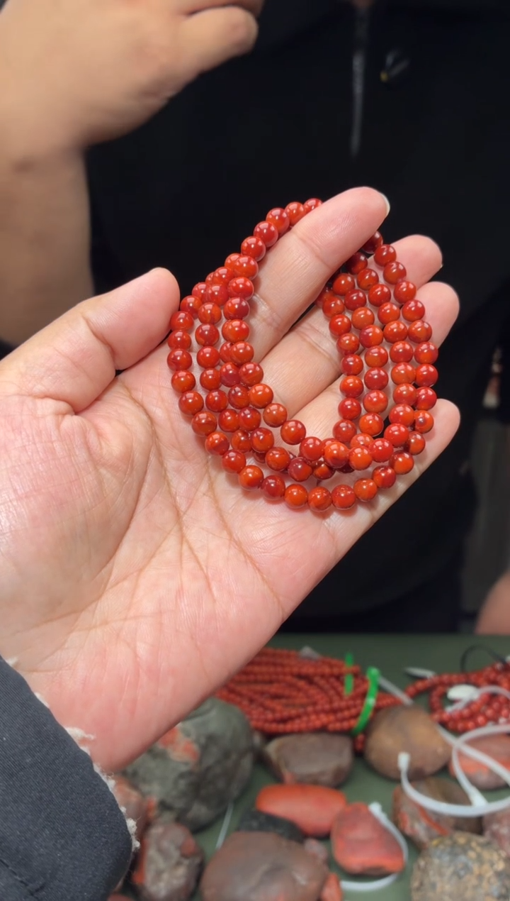 未镶嵌手链南红玛瑙多圈手串一条约6mm多样性发货