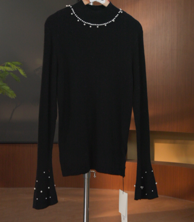 2999黑 喇叭袖针织显瘦气质钉珠毛针织衫圆领套衫套头