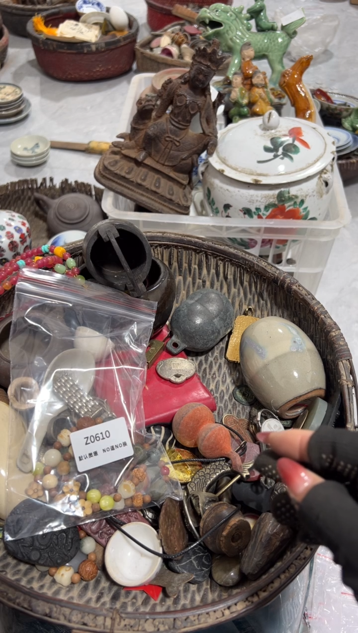 六****0秒拍秒付闪购瓷铜摆件