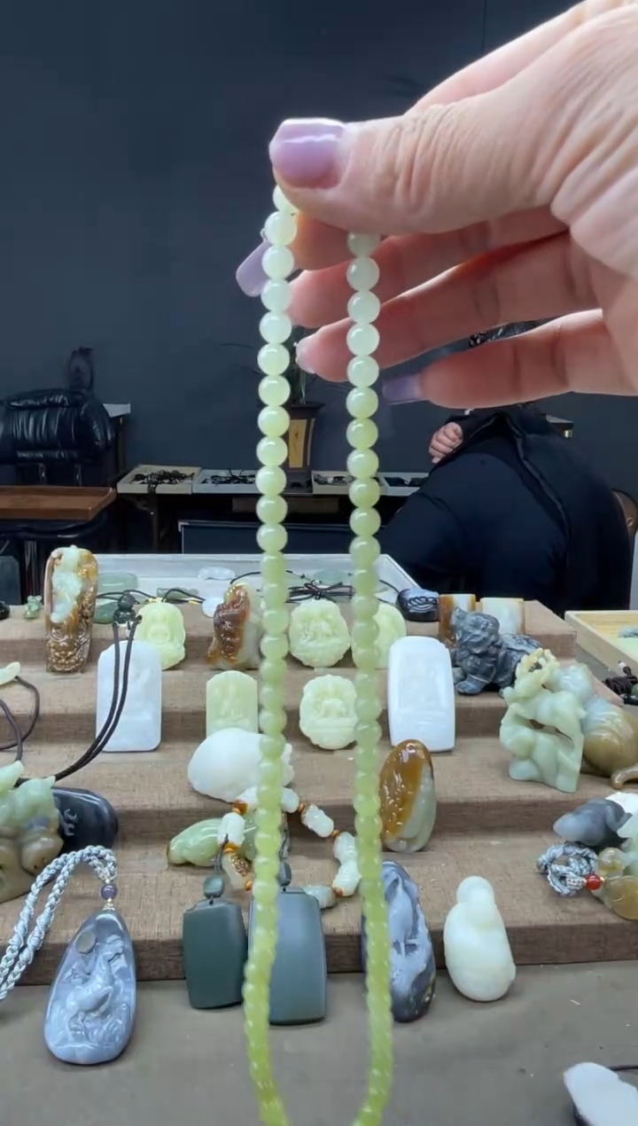 颈饰未镶嵌和田玉1