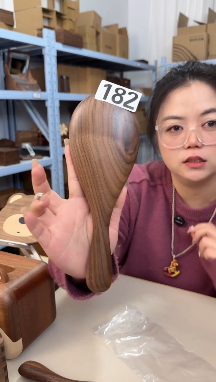 木182北美黑胡桃圆形大号气垫梳