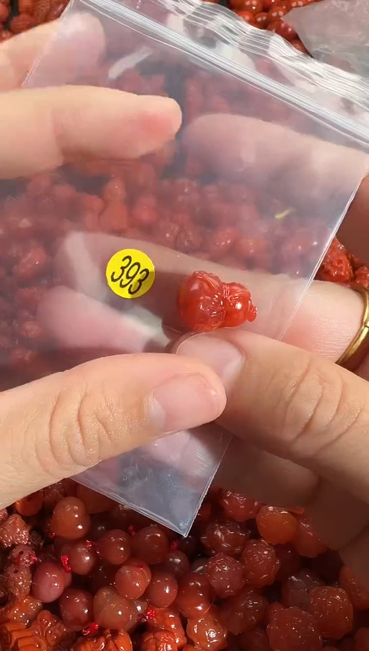 颈饰未镶嵌南红玛瑙1