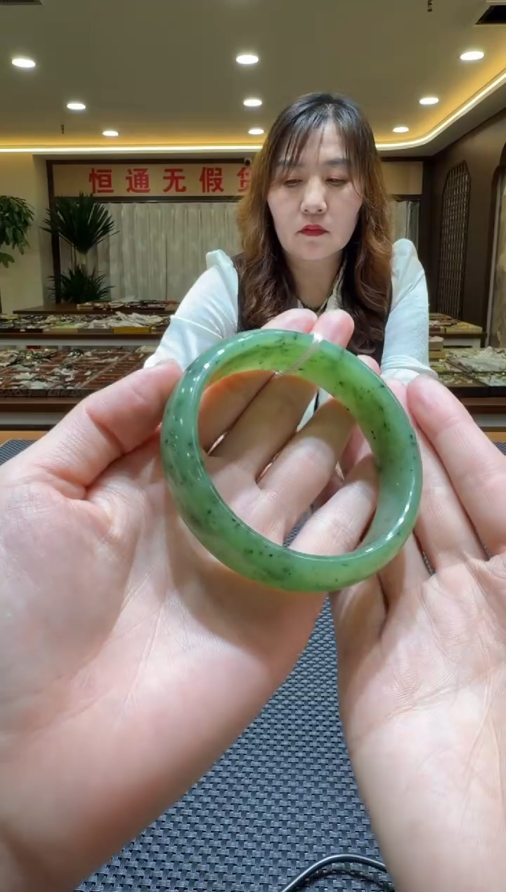 颈饰未镶嵌和田玉手镯62