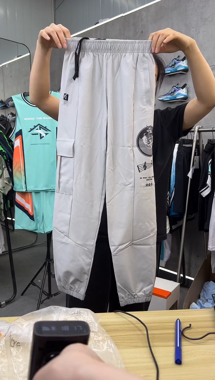 安踏儿童衣服尺码 ：130