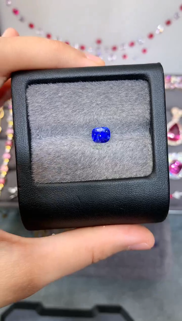 【闪购商品】定制蓝宝石裸石未镶嵌枕型 蓝宝石 1.69ct