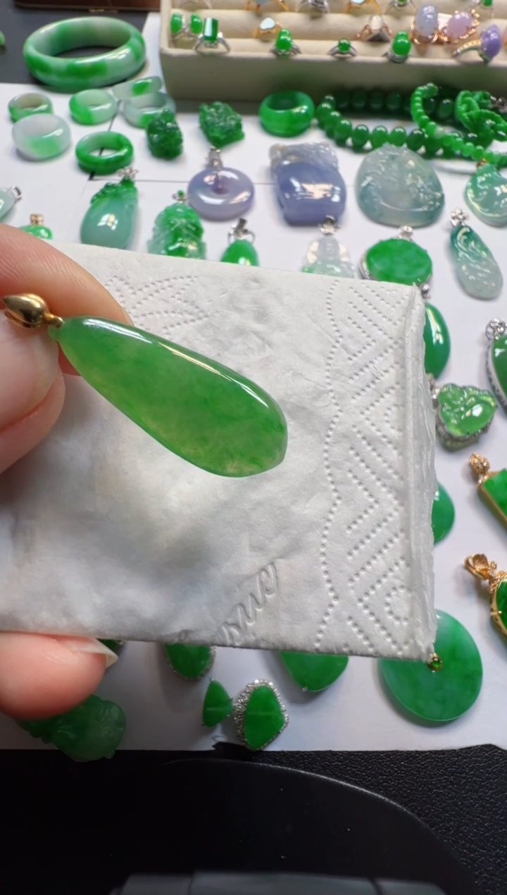 吊坠(不含链)18K金镶嵌翡翠1680