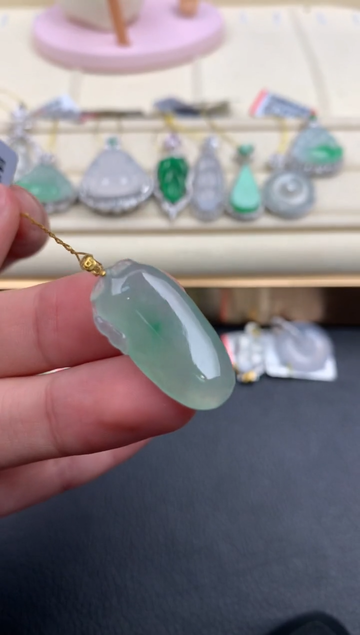 【闪购商品】翡翠颈饰18K金镶嵌D913     