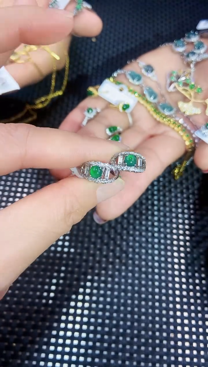 【闪购商品】翡翠耳饰未镶嵌111111111