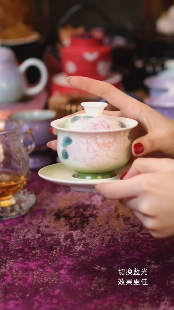 三柒蝶戏牡丹三才盖碗