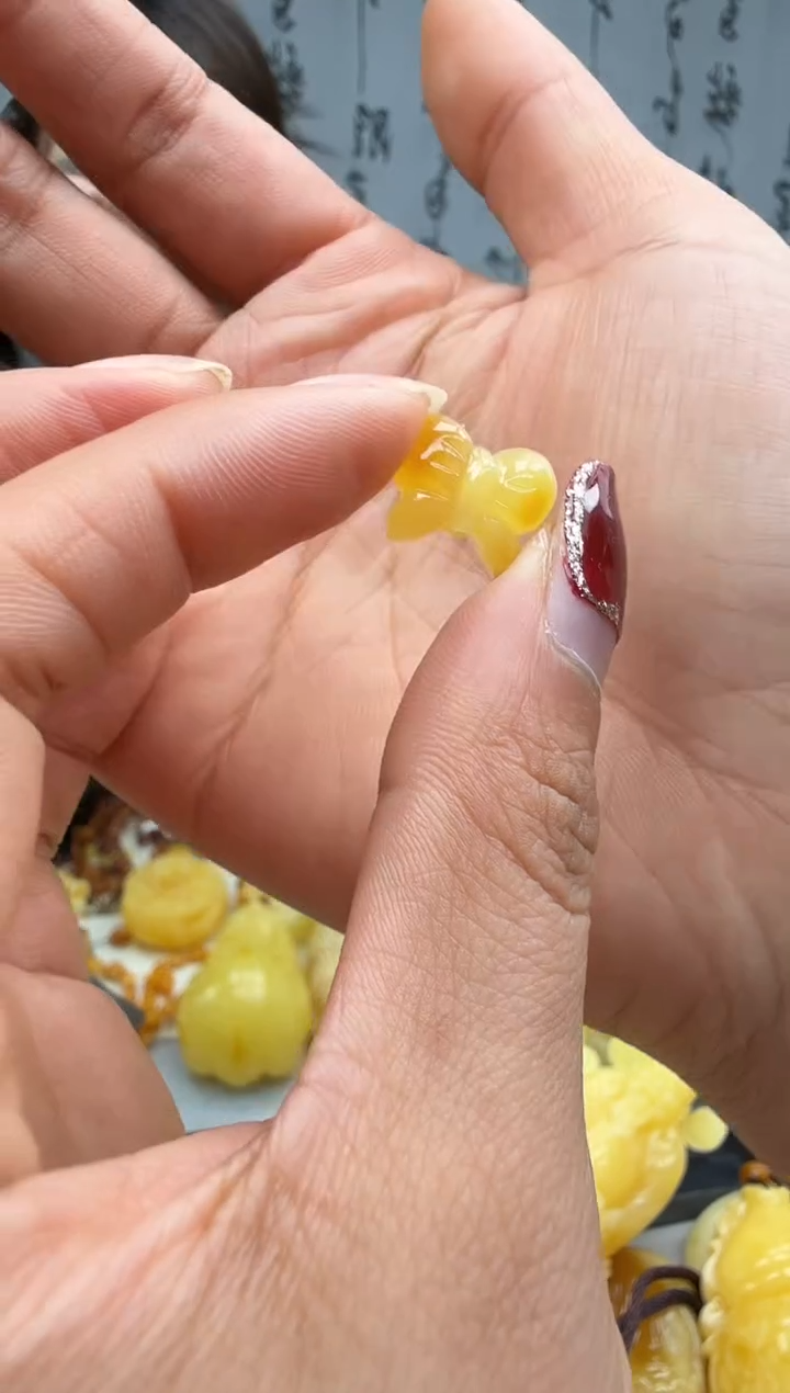 【闪购商品】琥珀裸石未镶嵌配饰