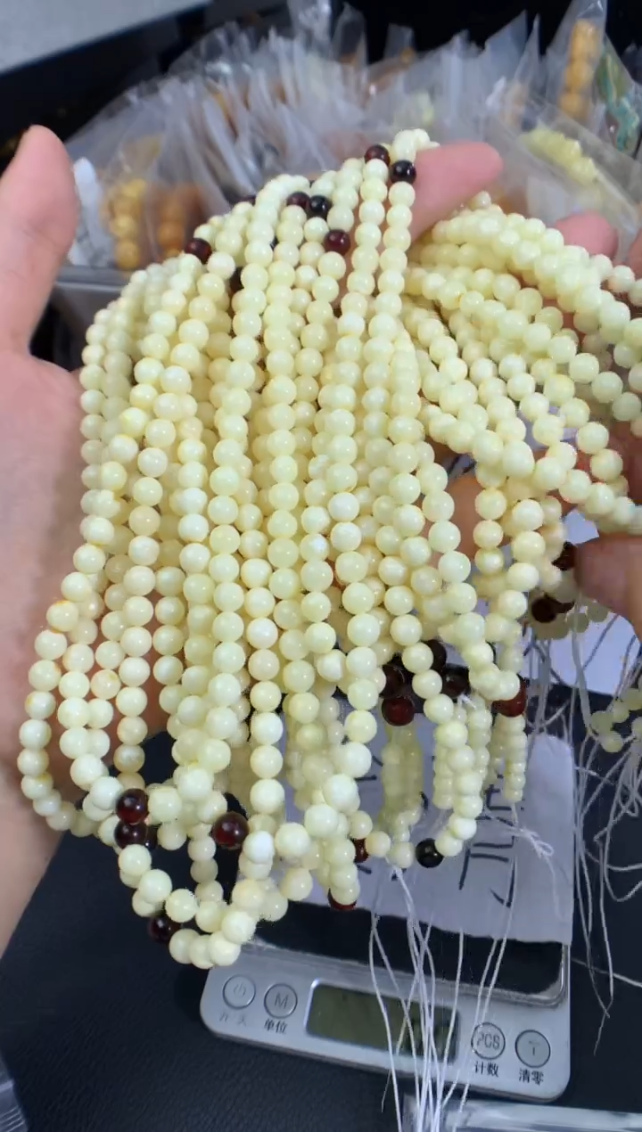 蜜蜡未镶嵌珠宝奇石多样性发一件