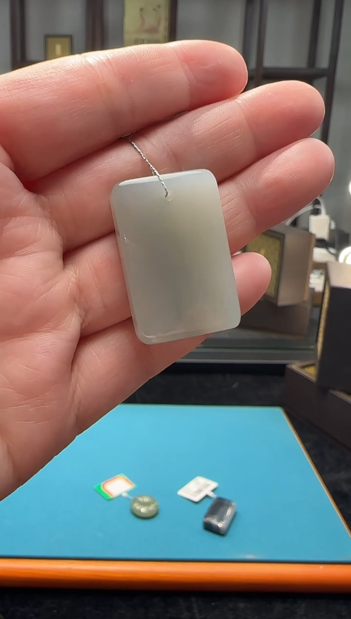 未镶嵌和田玉挂件新疆和田玉于田料无事牌