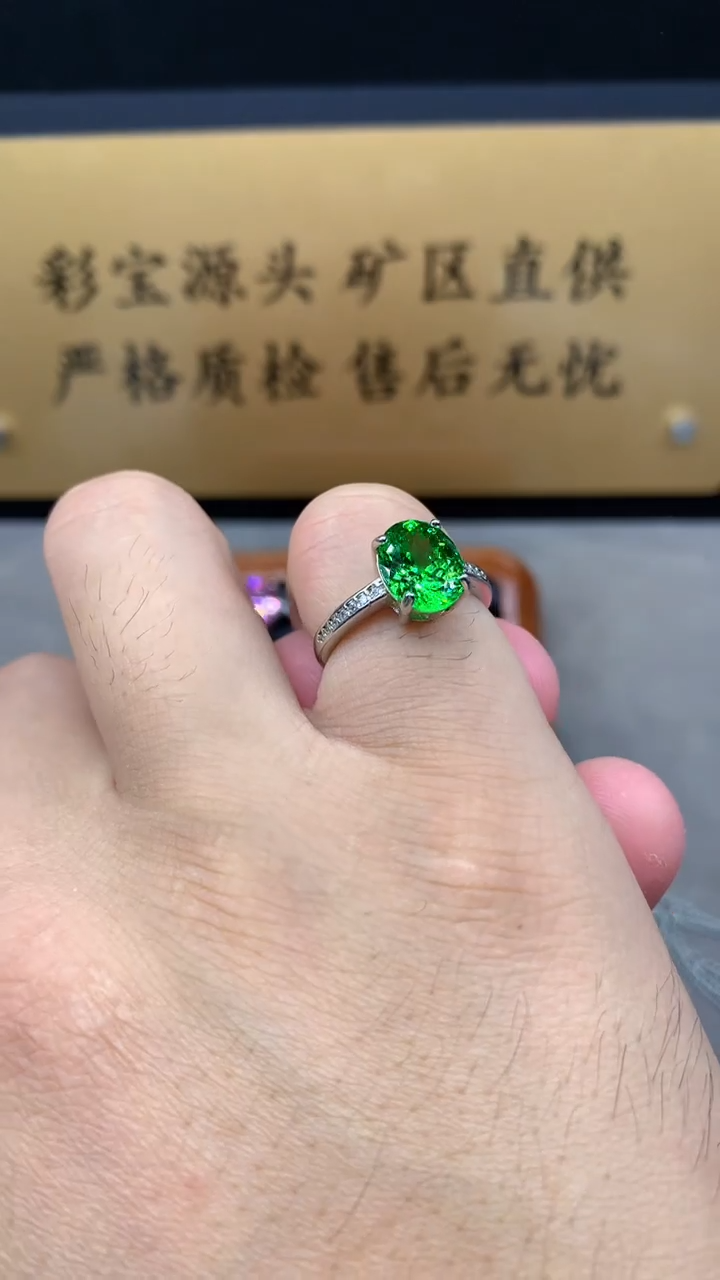 银S925镶嵌戒指石榴石（沙弗莱）2222