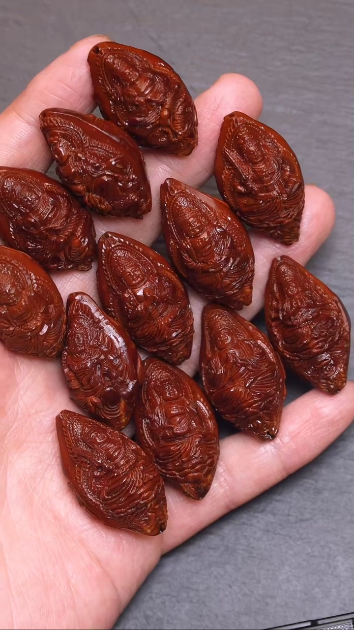 【闪购商品】橄榄核吊坠十二生肖守护神