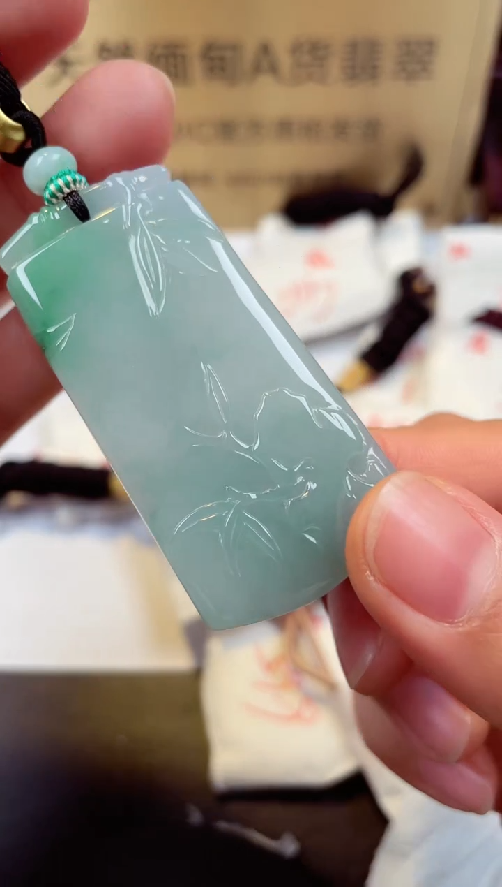 【闪购商品】翡翠颈饰未镶嵌天然缅甸翡翠A货