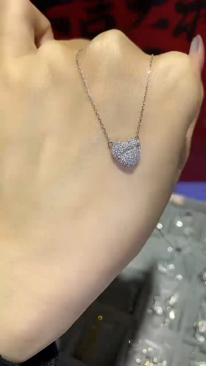 【闪购商品】钻石项链18K金镶嵌爱心项链
