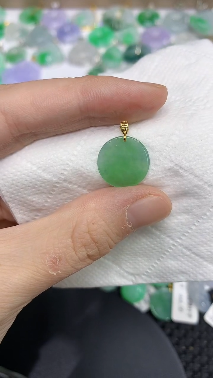 颈饰18K金镶嵌翡翠a货支持复检百元以上9元证书费自理
