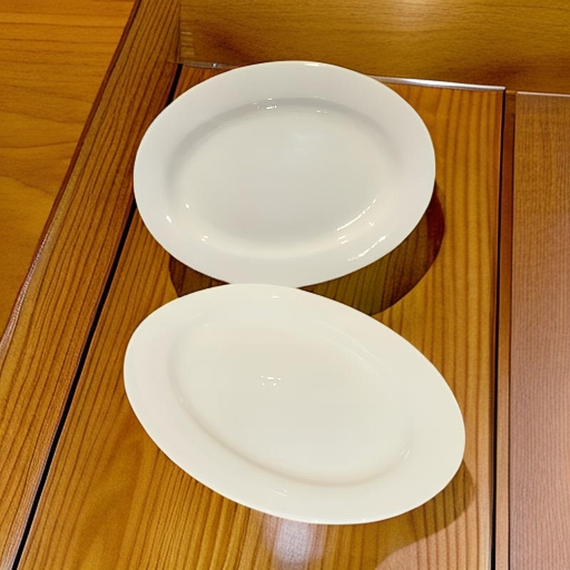 磁州窑国营时期骨质瓷，两只骨质瓷鱼盘，长23厘米宽17厘米