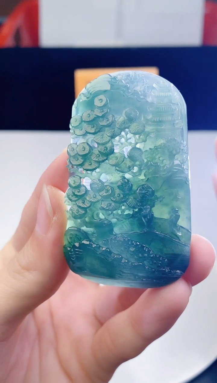 颈饰未镶嵌翡翠   