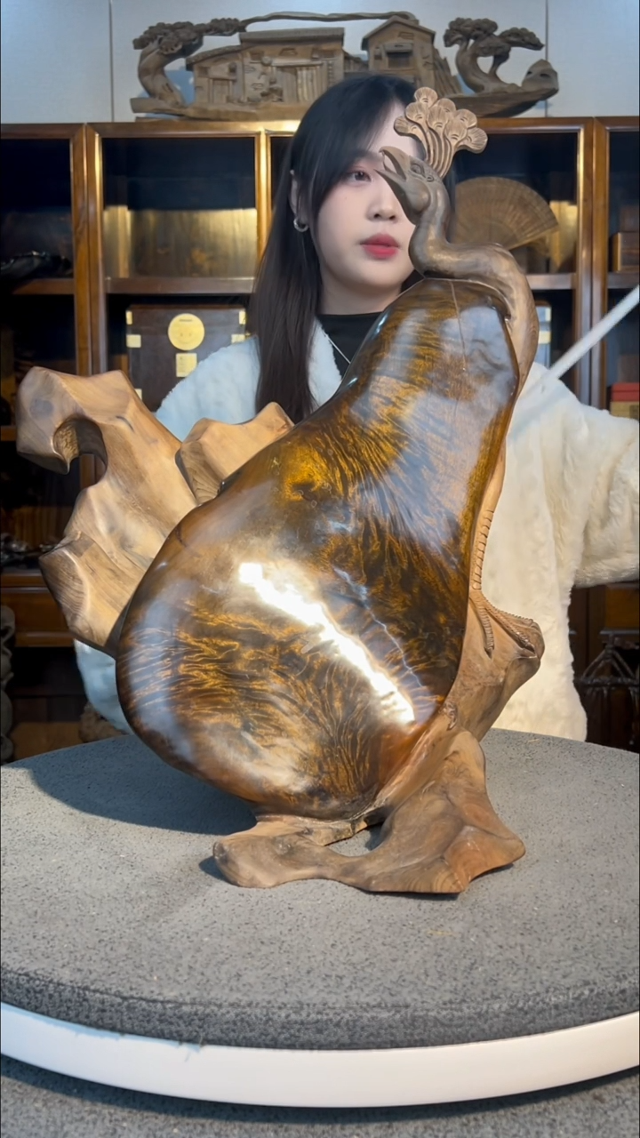 【闪购商品】金丝楠木雕宝石孔雀