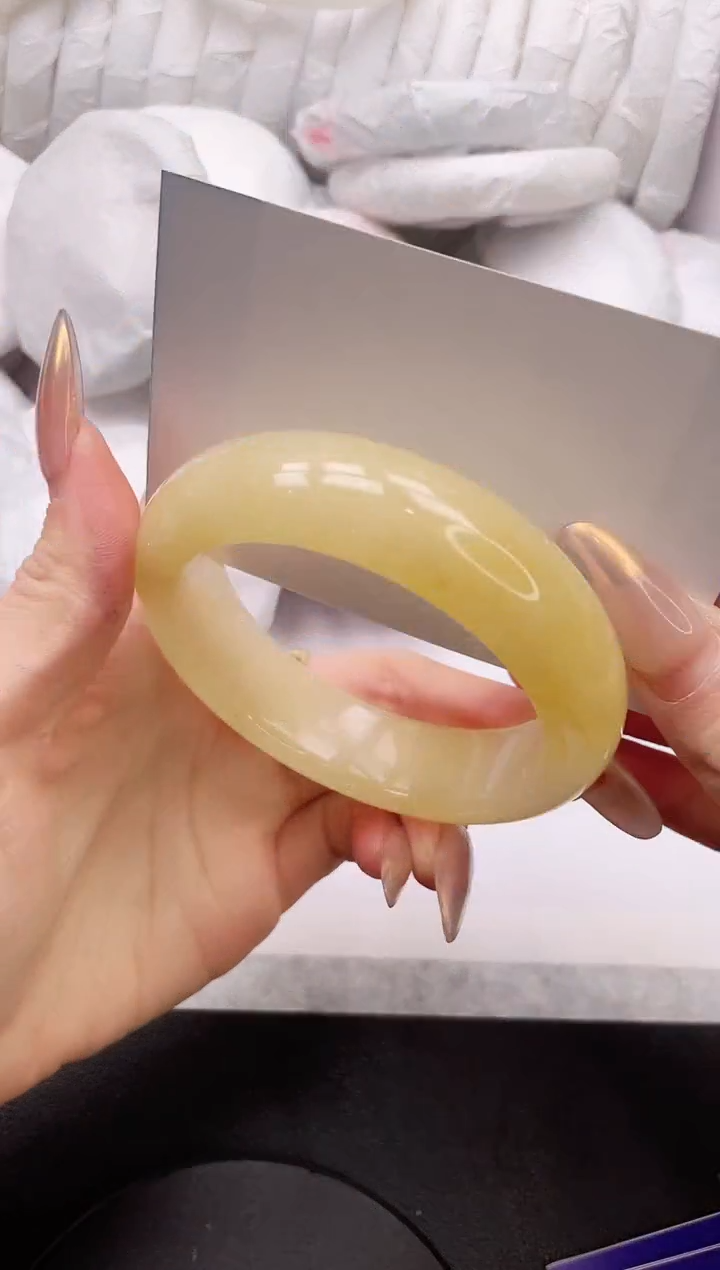 【闪购商品】石英质玉手镯未镶嵌13K203-59