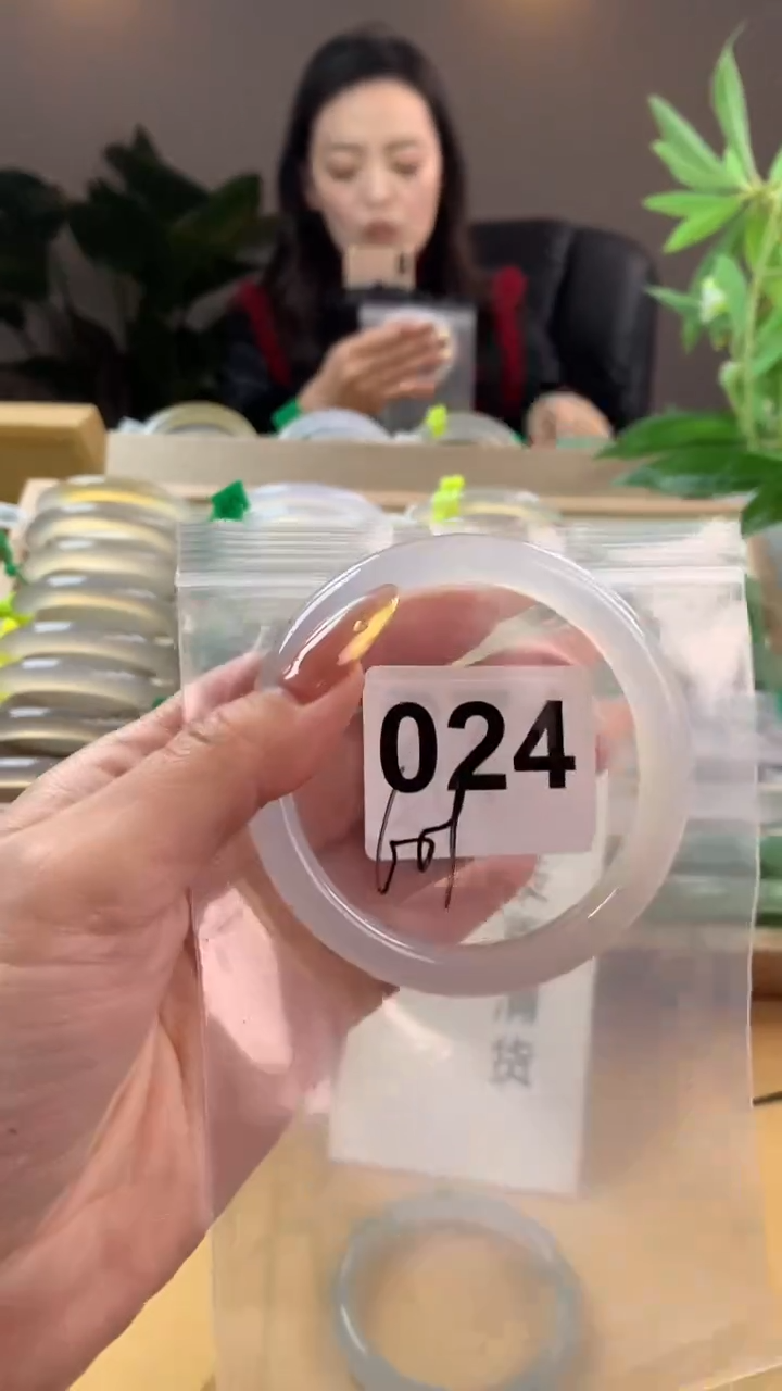 【闪购商品】玛瑙/玉髓手镯未镶嵌024