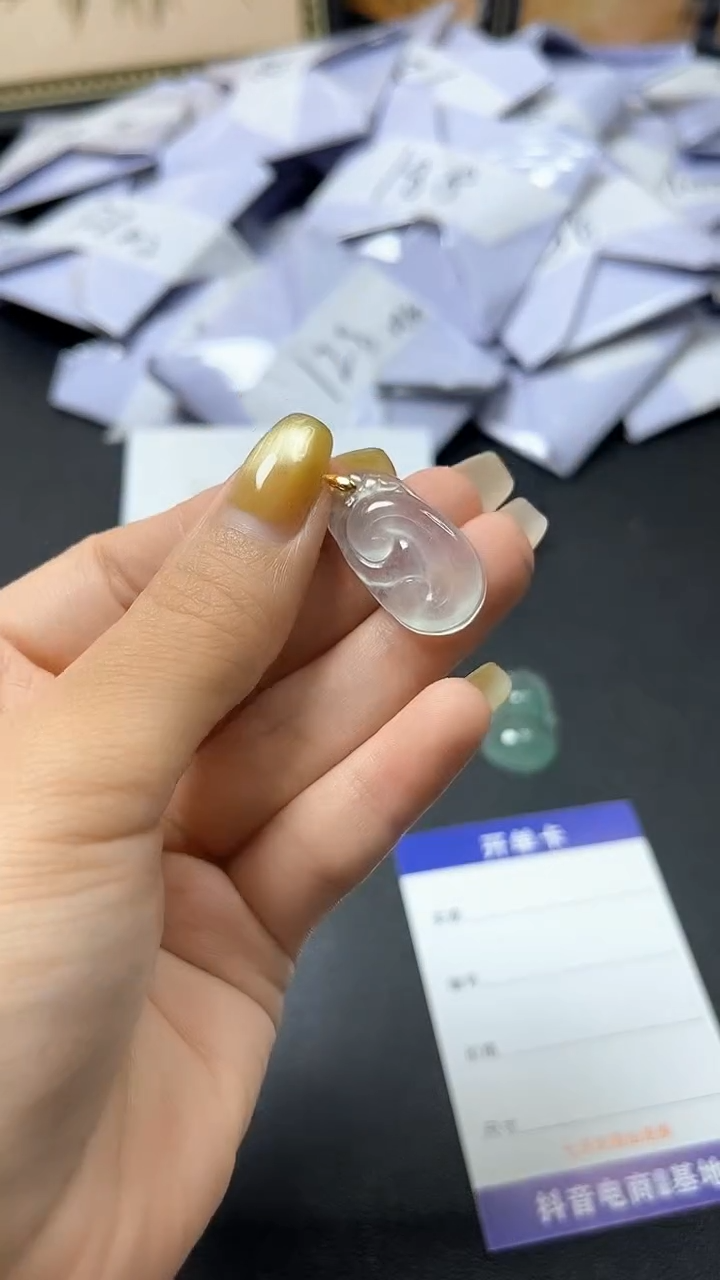 翡翠未镶嵌颈饰时尚精品 一物一拍