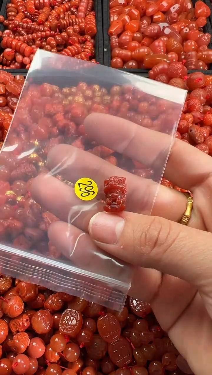 【闪购商品】南红玛瑙颈饰未镶嵌1