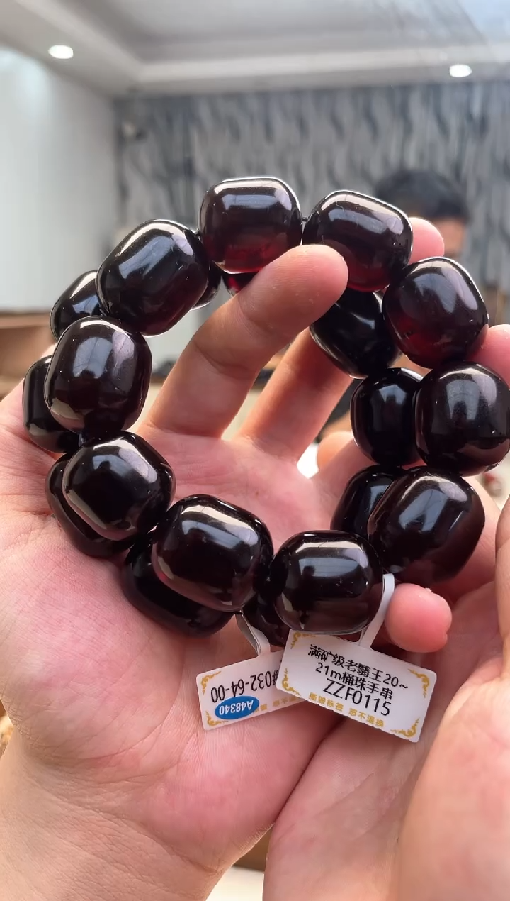 未镶嵌琥珀裸石20mm翳珀八棱珠手串多样性发其中一件